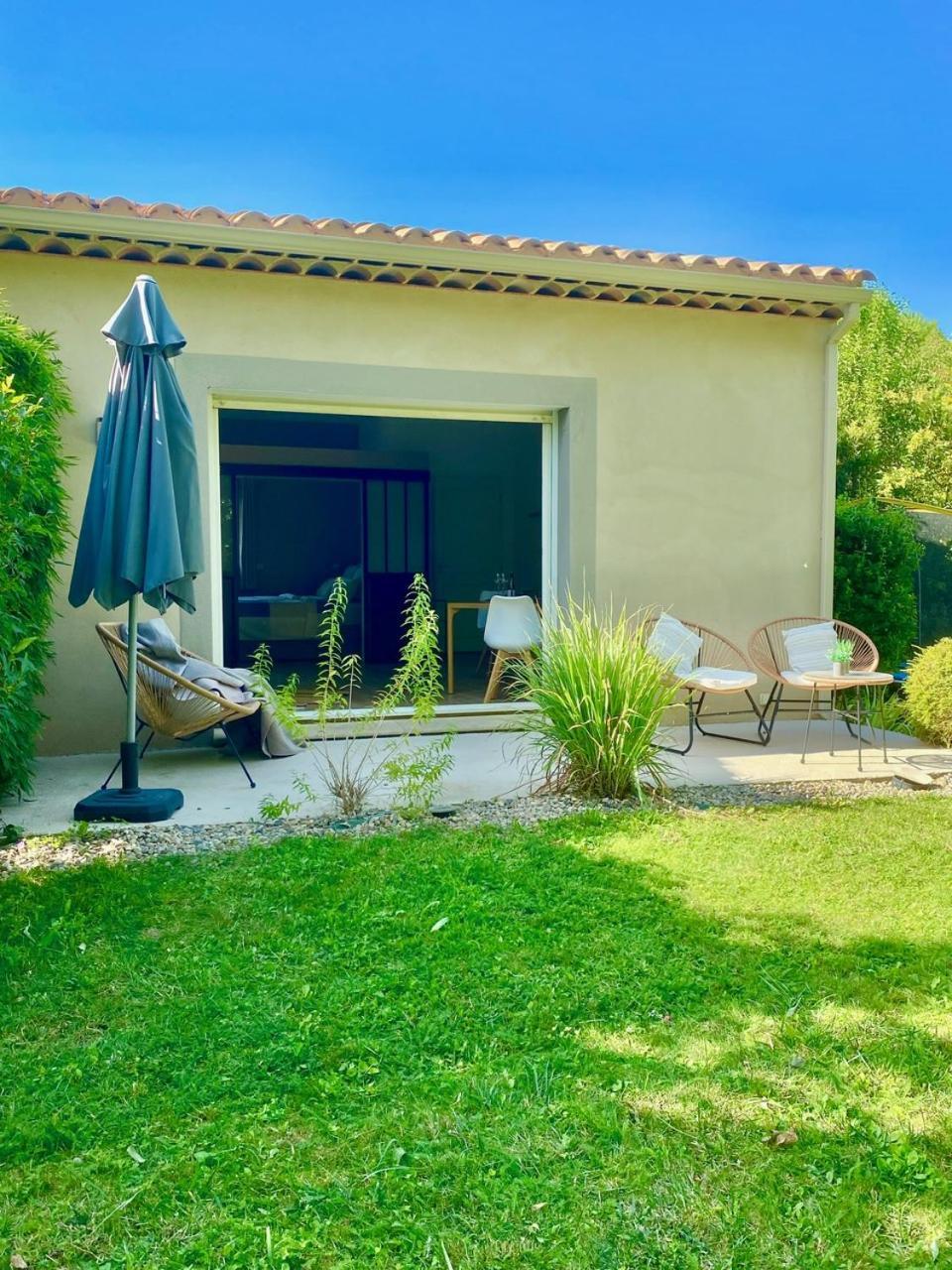 Appartement neuf et au calme proche Avignon Althen-des-Paluds Extérieur photo