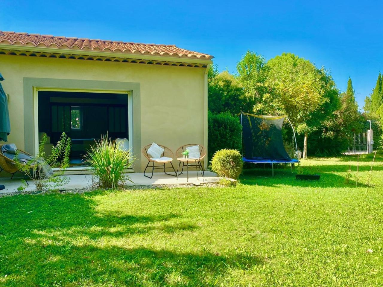Appartement neuf et au calme proche Avignon Althen-des-Paluds Extérieur photo