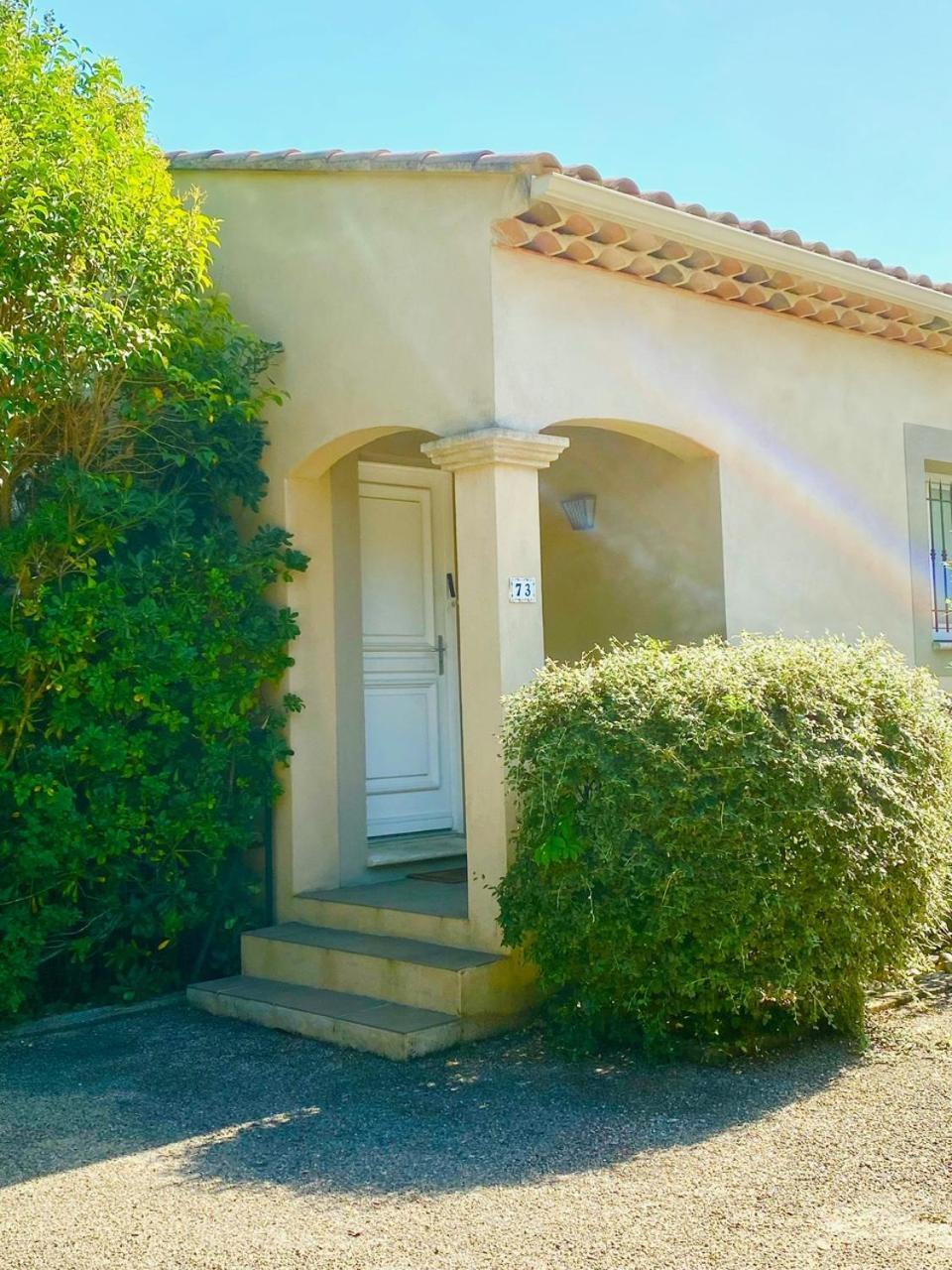 Appartement neuf et au calme proche Avignon Althen-des-Paluds Extérieur photo